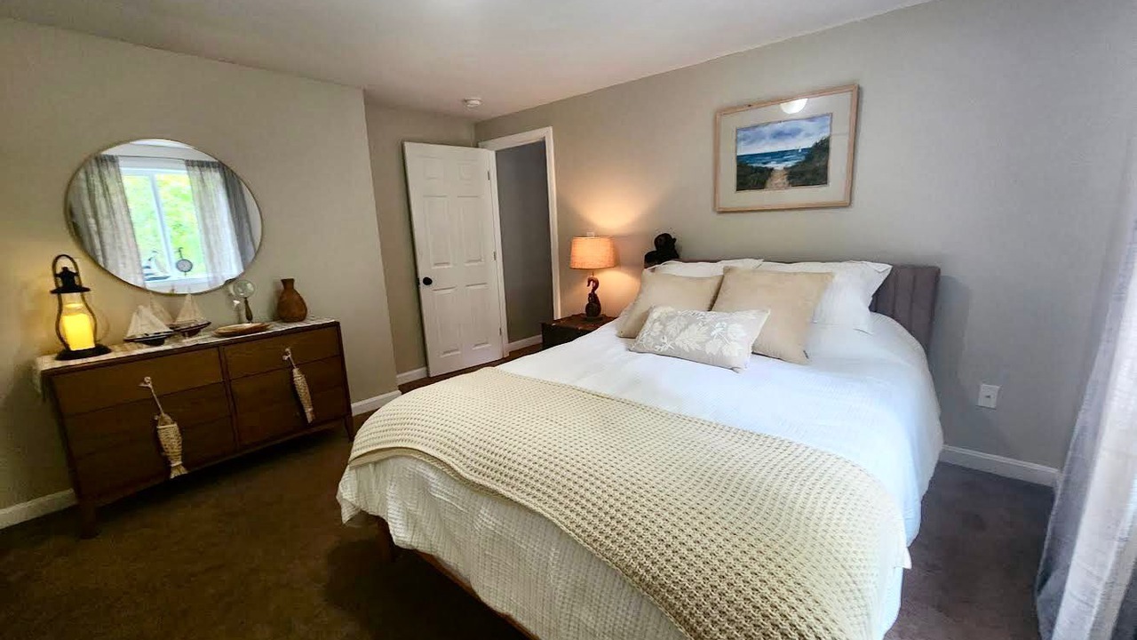 Photo of Bedroom in Wolfeboro