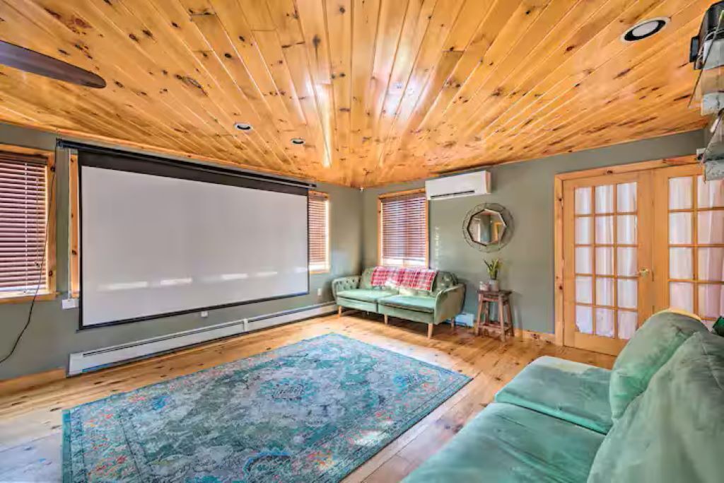 Photo of Livingroom in Thornton