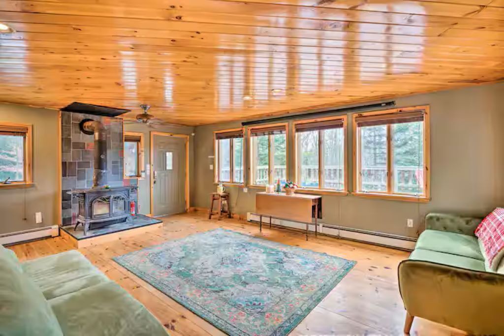 Photo of Livingroom in Thornton