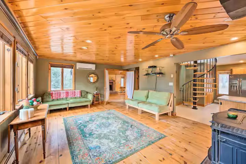 Photo of Livingroom in Thornton