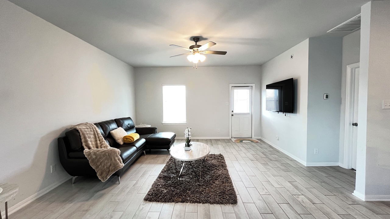 Photo of Livingroom in Iowa Colony