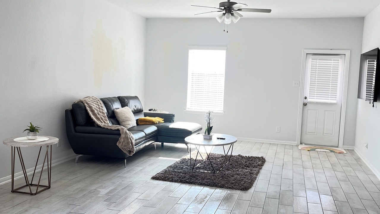 Photo of Livingroom in Iowa Colony