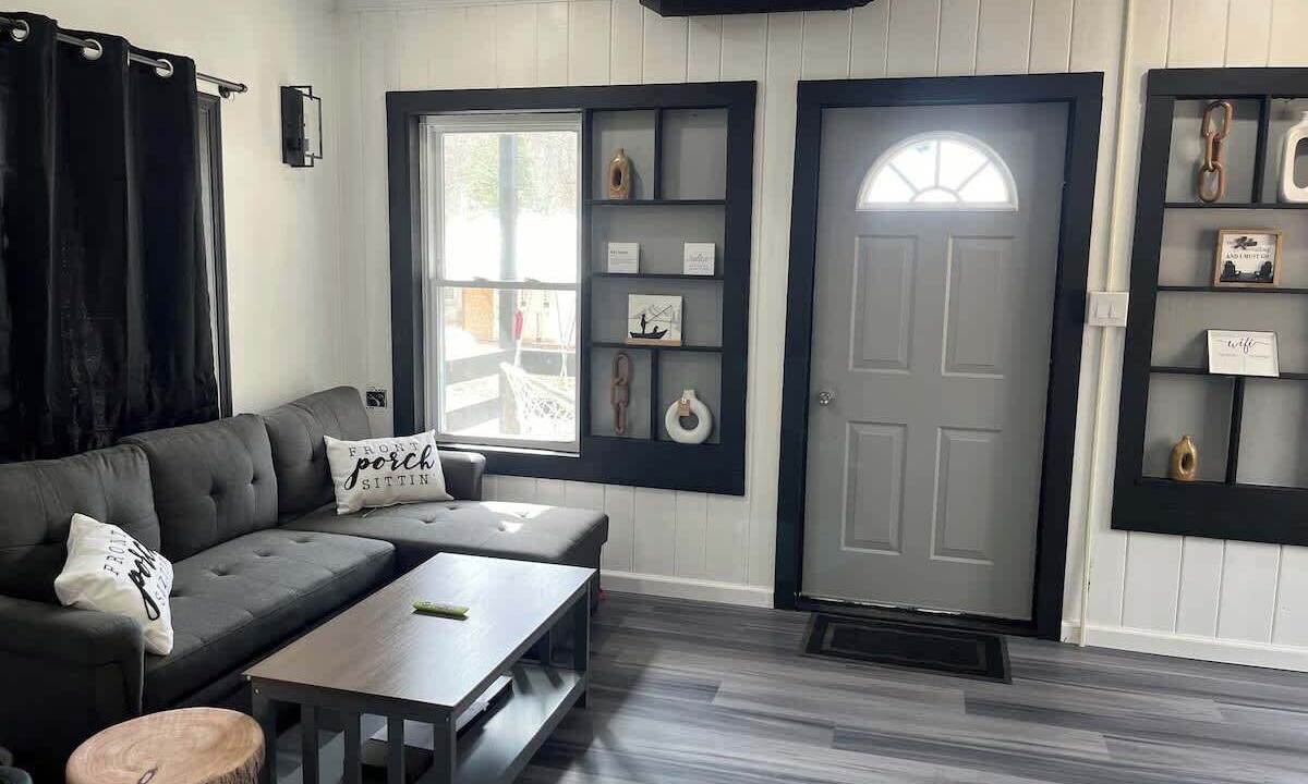Photo of Livingroom in Northville