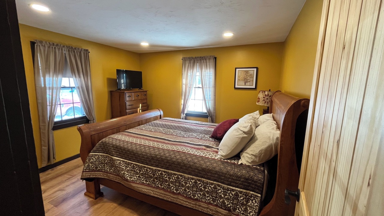 Photo of Bedroom in Bethel