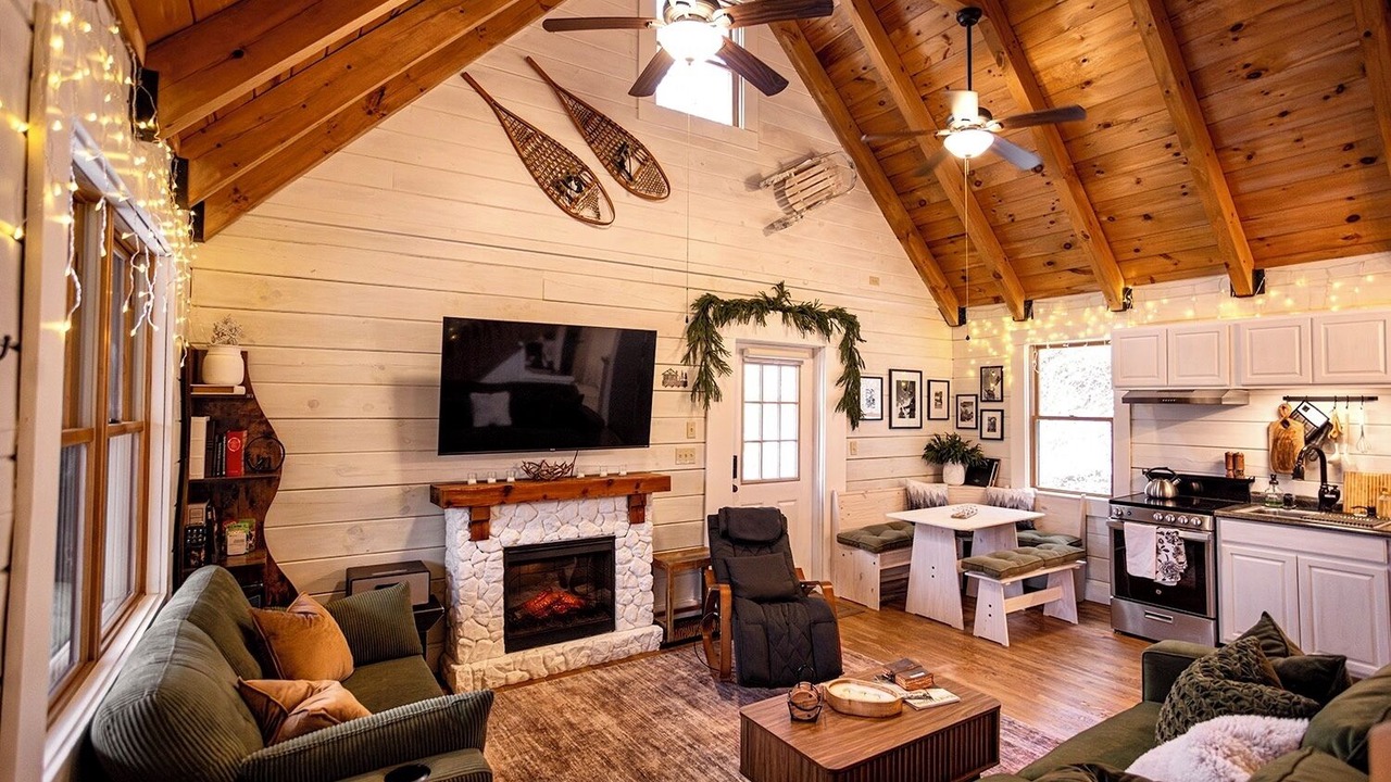 Photo of Livingroom in Slatyfork Farm