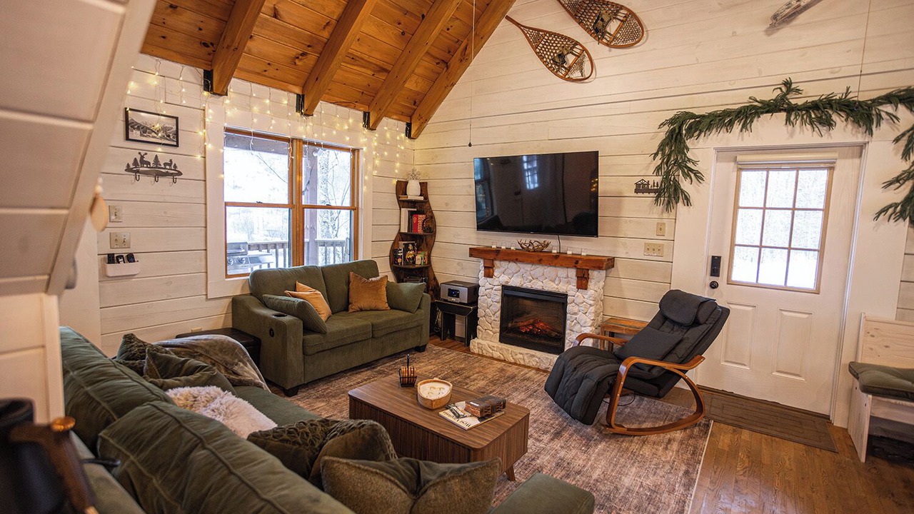 Photo of Livingroom in Slatyfork Farm