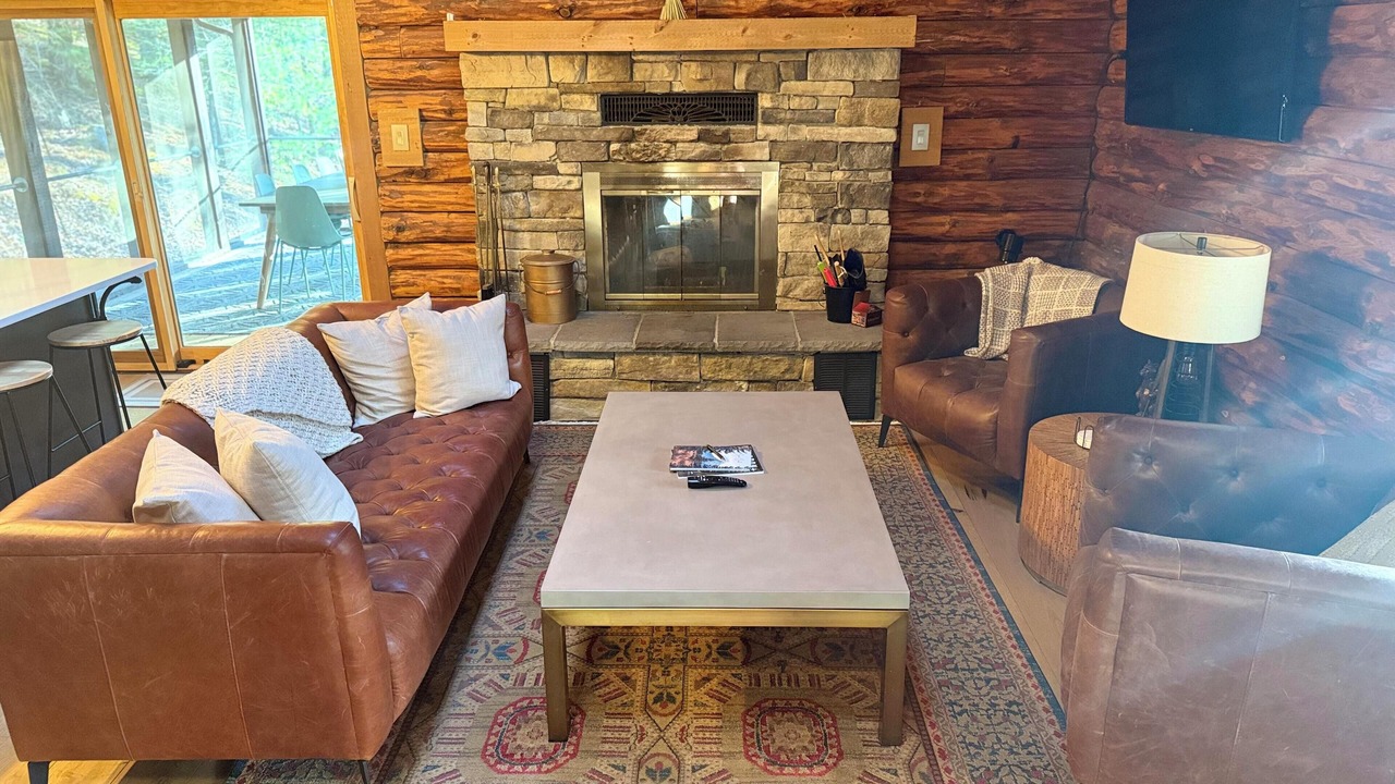 Photo of Livingroom in Lost River