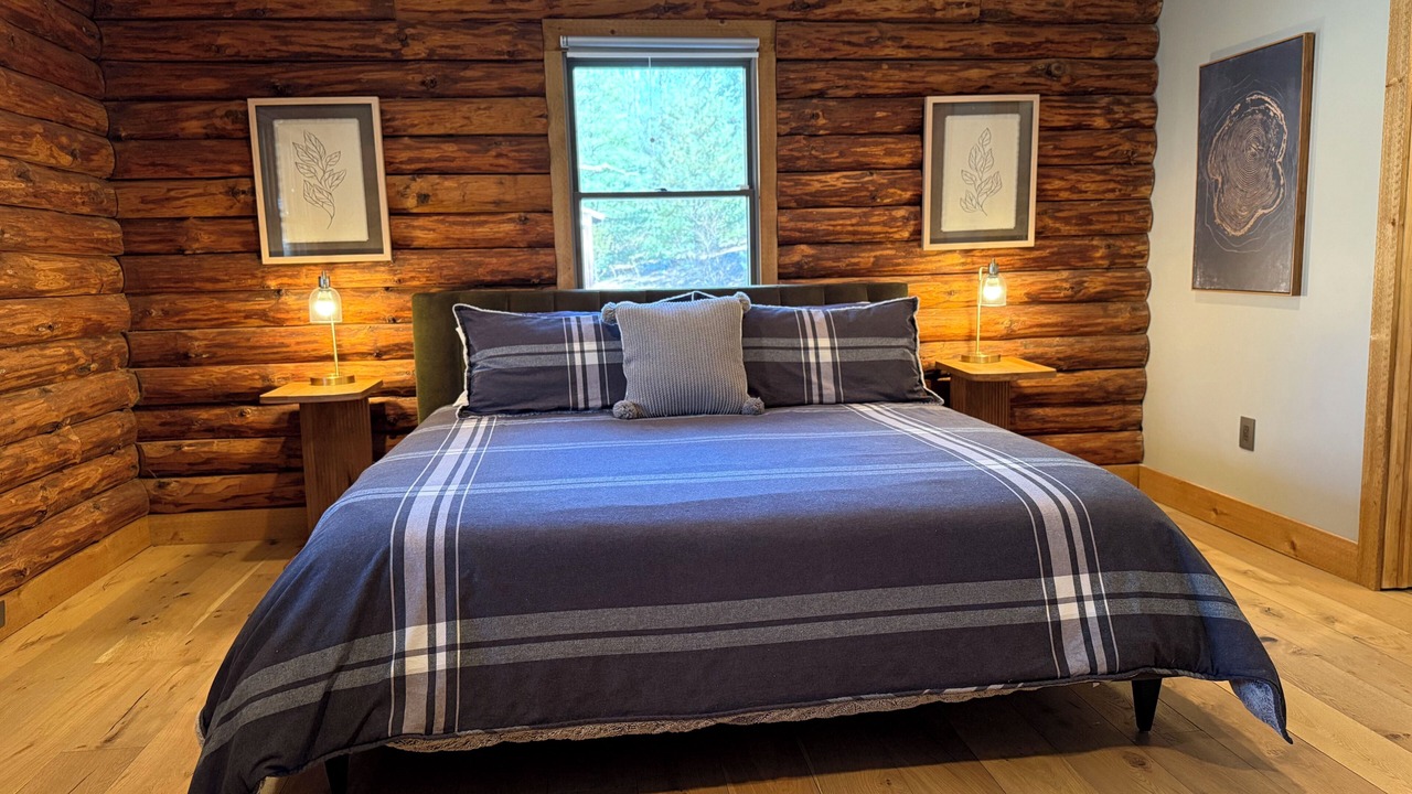 Photo of Bedroom in Lost River