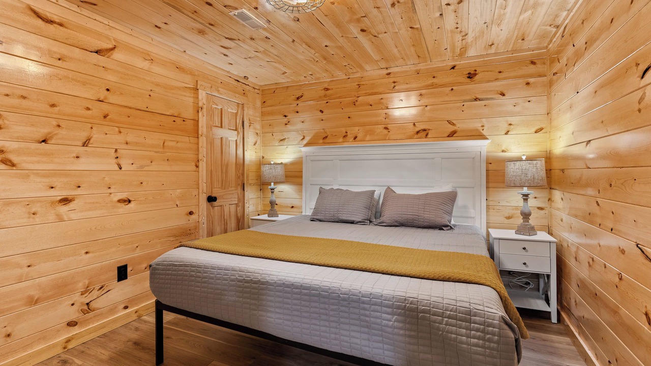 Photo of Bedroom in Nelsonville