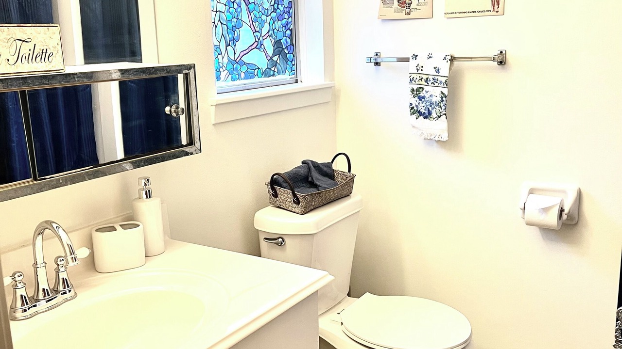 Photo of Bathroom in Alvin