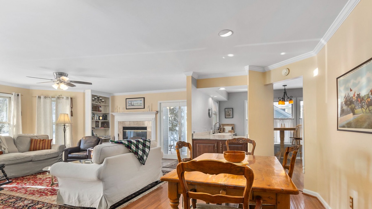 Photo of Livingroom in Saratoga Springs