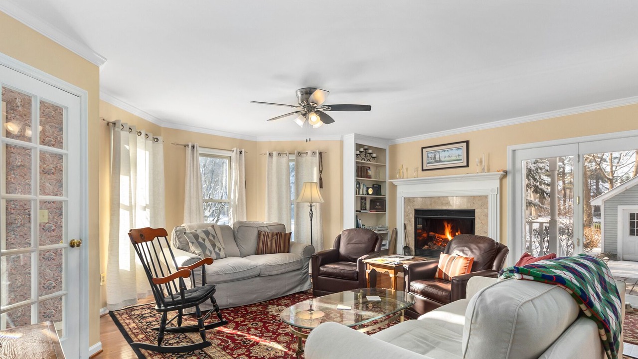 Photo of Livingroom in Saratoga Springs