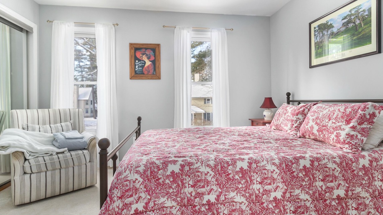 Photo of Bedroom in Saratoga Springs