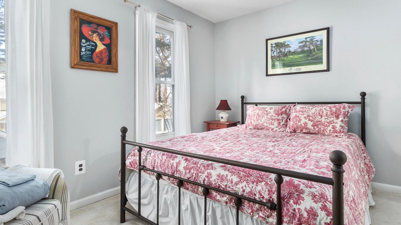 Photo of Bedroom in Saratoga Springs