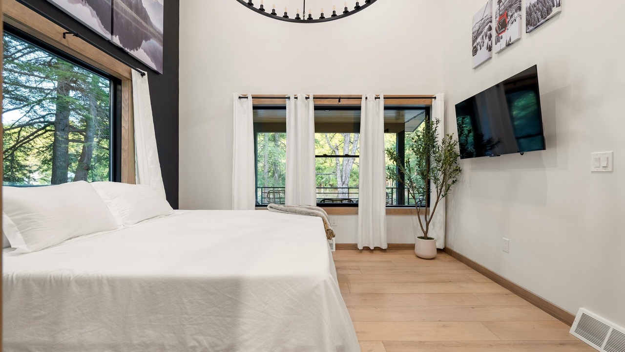 Photo of Bedroom in Boonville