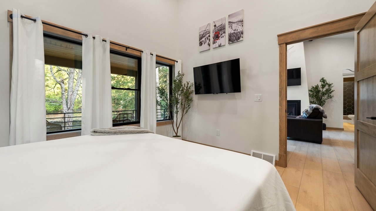 Photo of Bedroom in Boonville