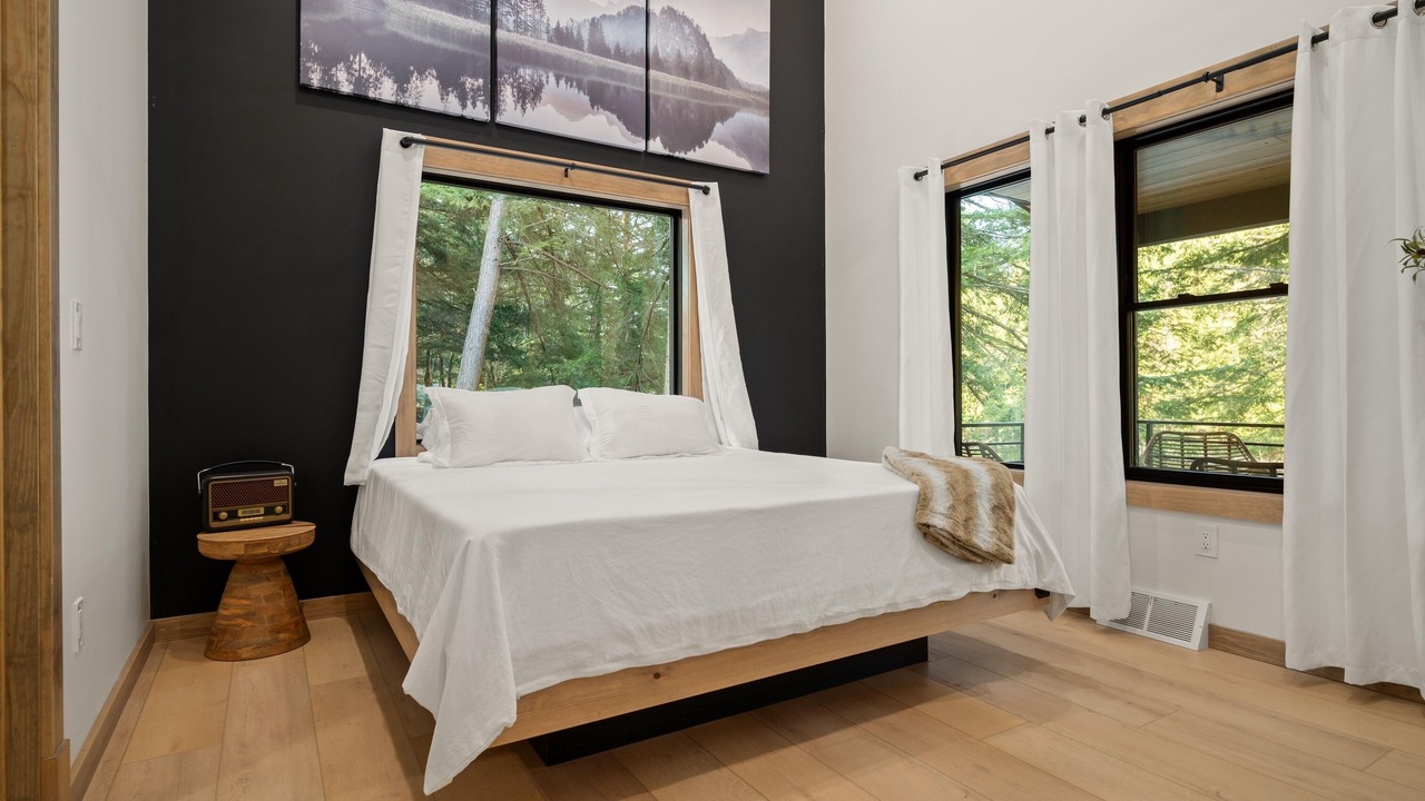 Photo of Bedroom in Boonville