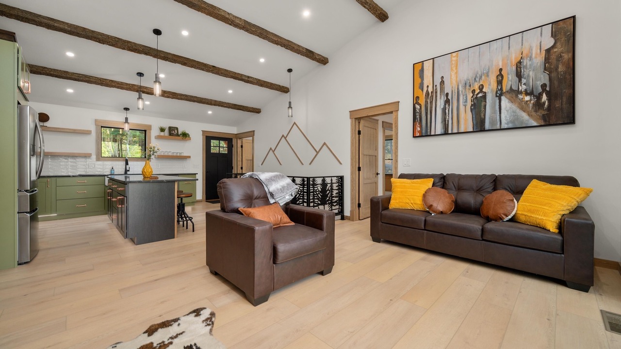 Photo of Livingroom in Boonville