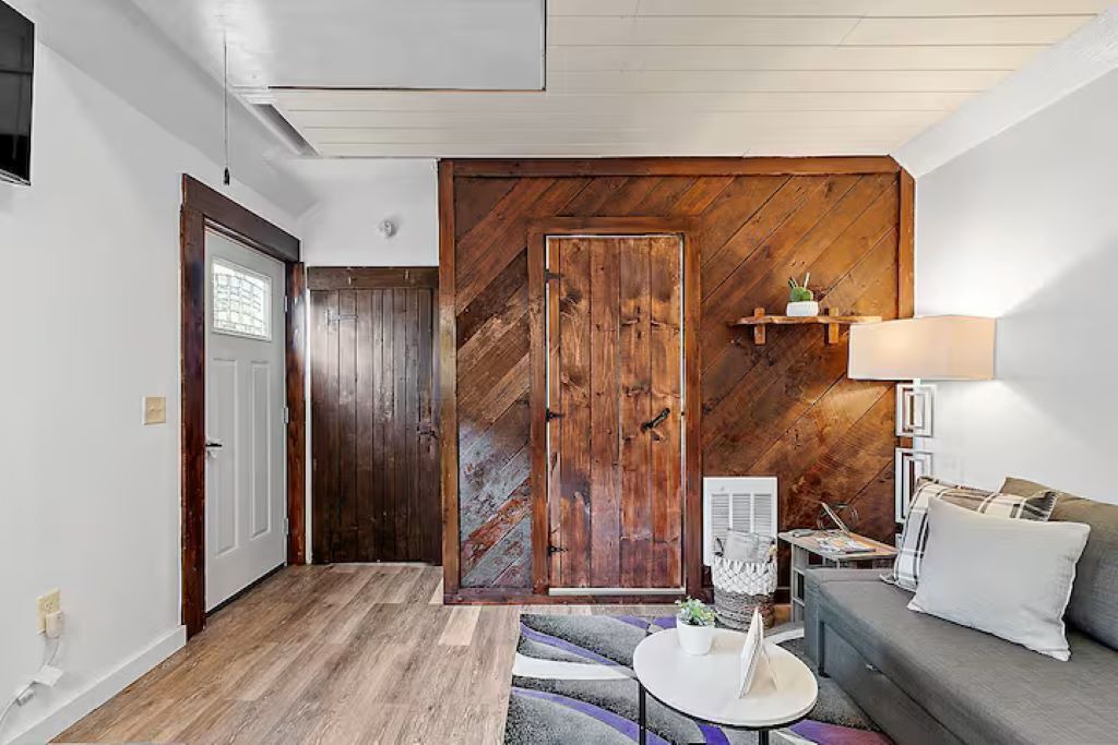Photo of Livingroom in Laconia