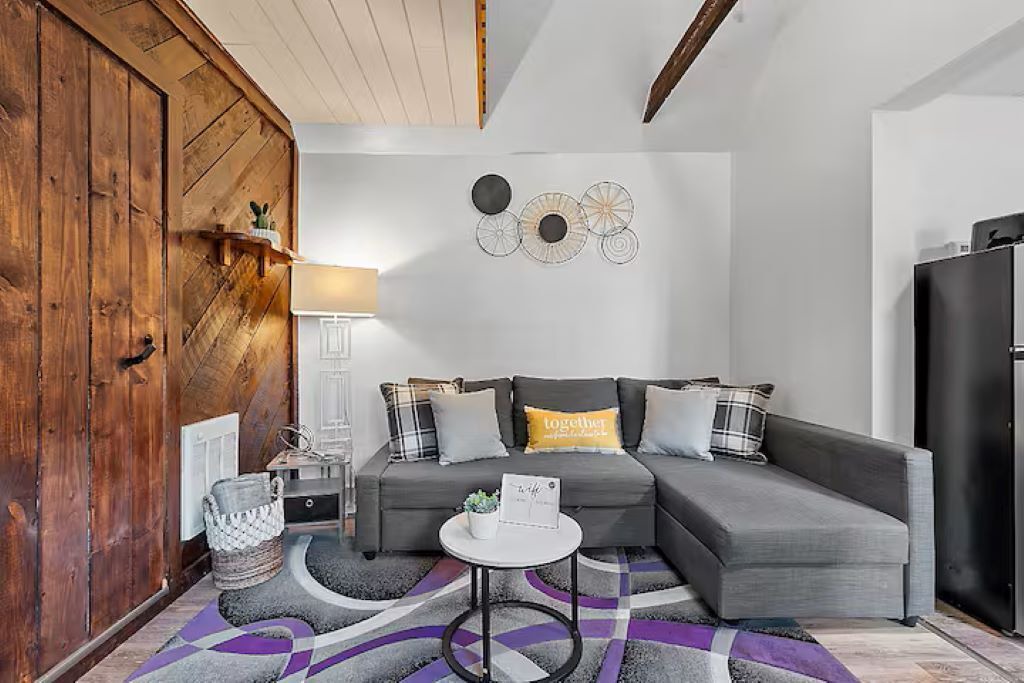 Photo of Livingroom in Laconia