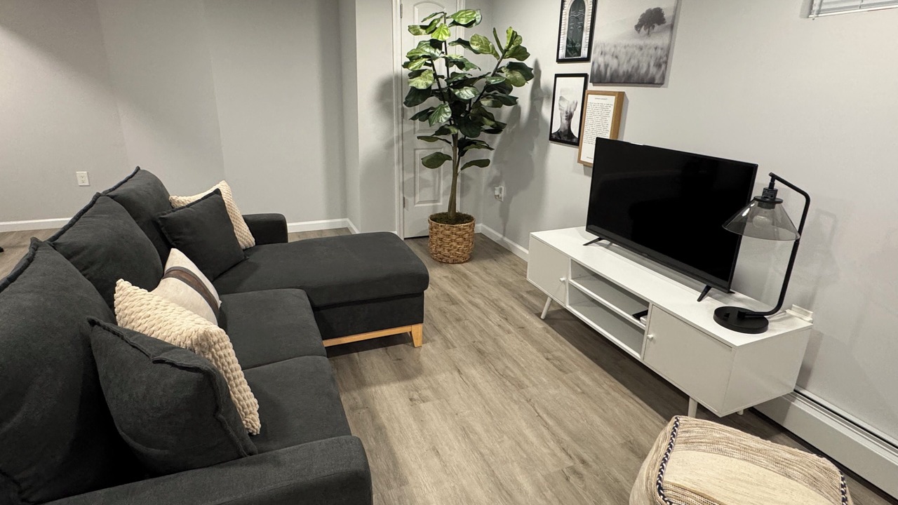 Photo of Livingroom in Alden Manor