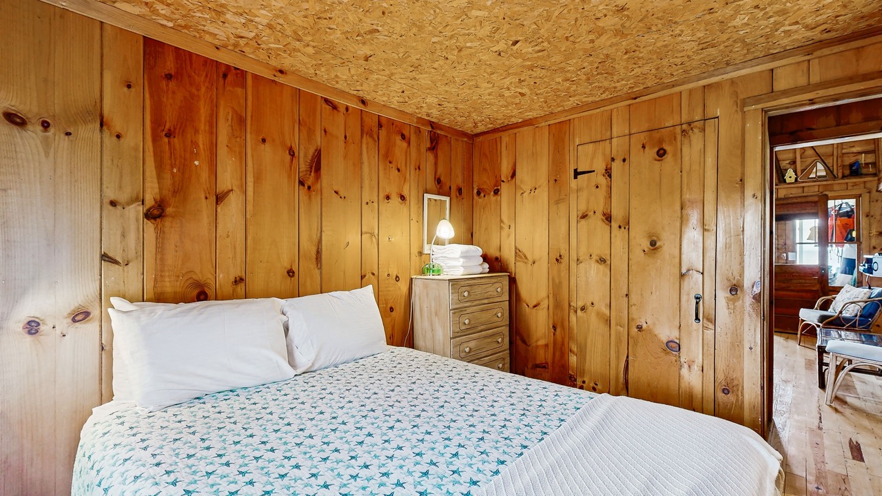 Photo of Bedroom in Malletts Bay
