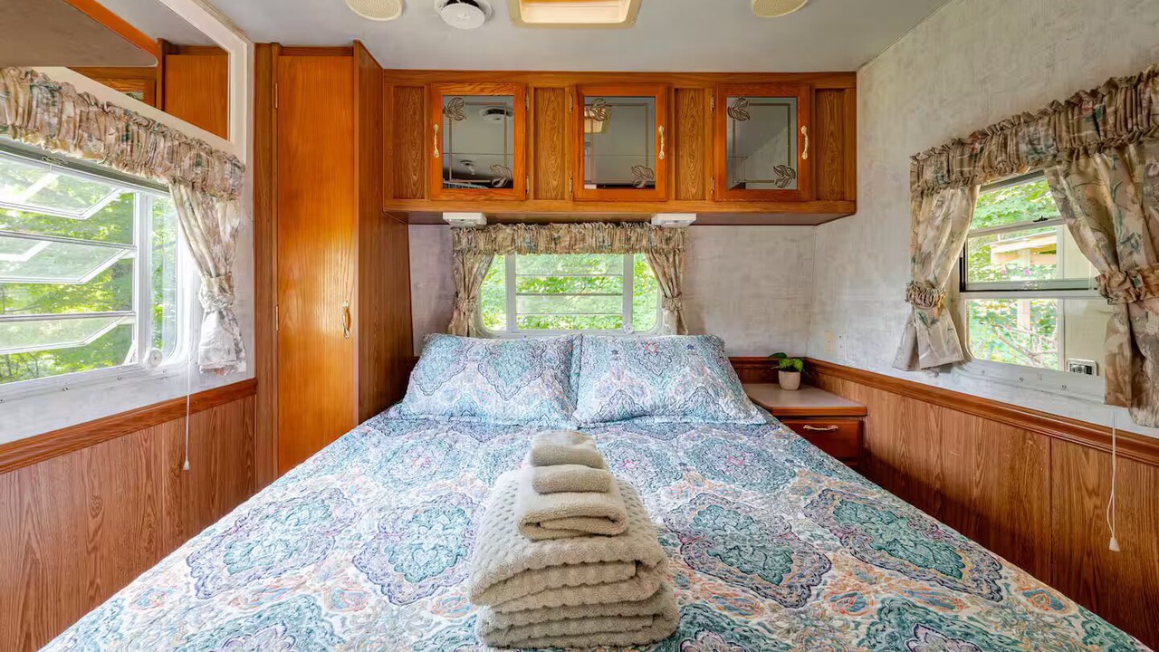 Photo of Bedroom in Town of New Baltimore