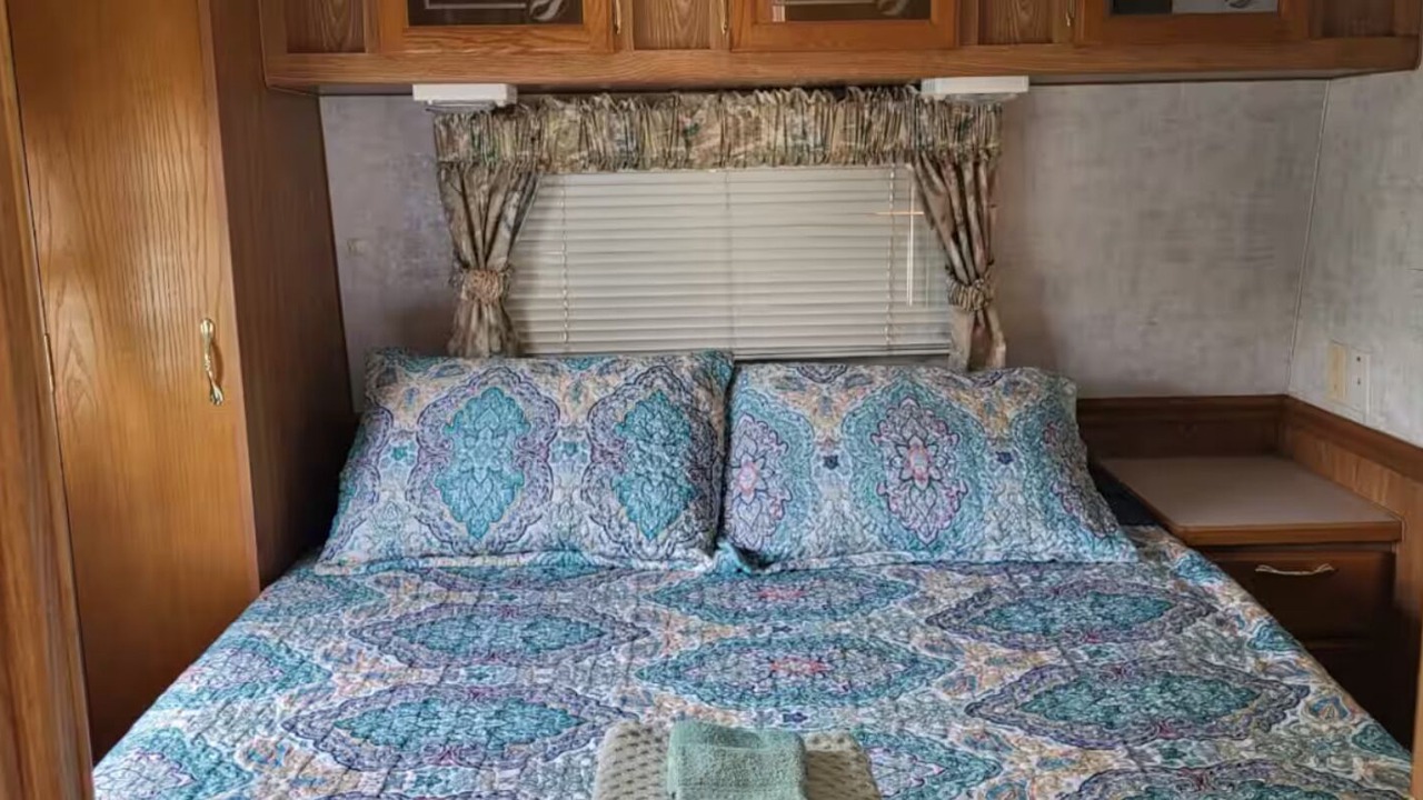 Photo of Bedroom in Town of New Baltimore