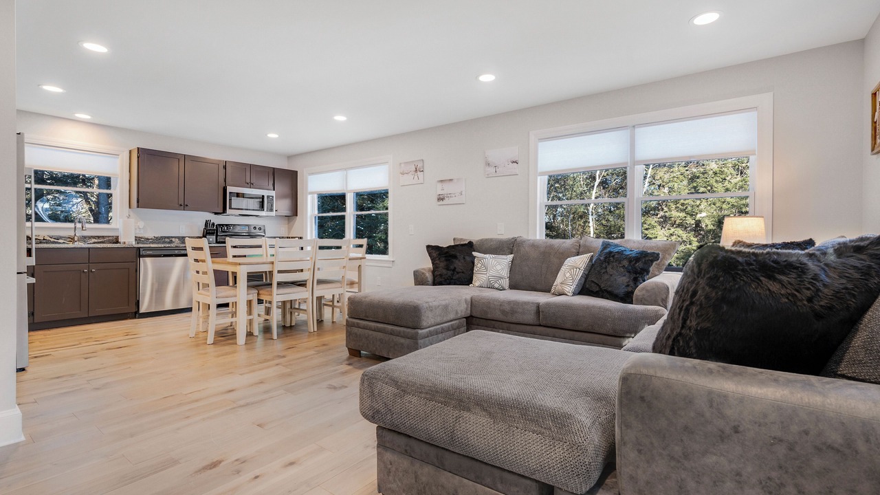 Photo of Livingroom in Rumford Center