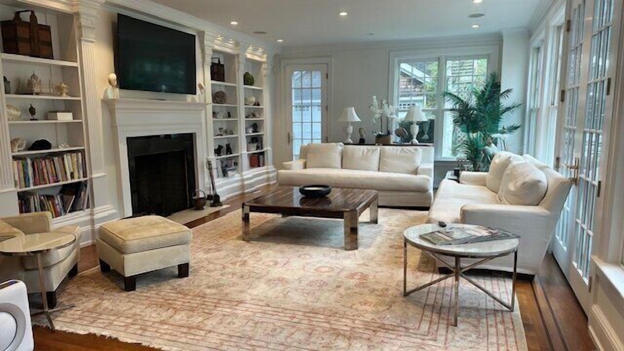 Photo of Livingroom in Village of Southampton
