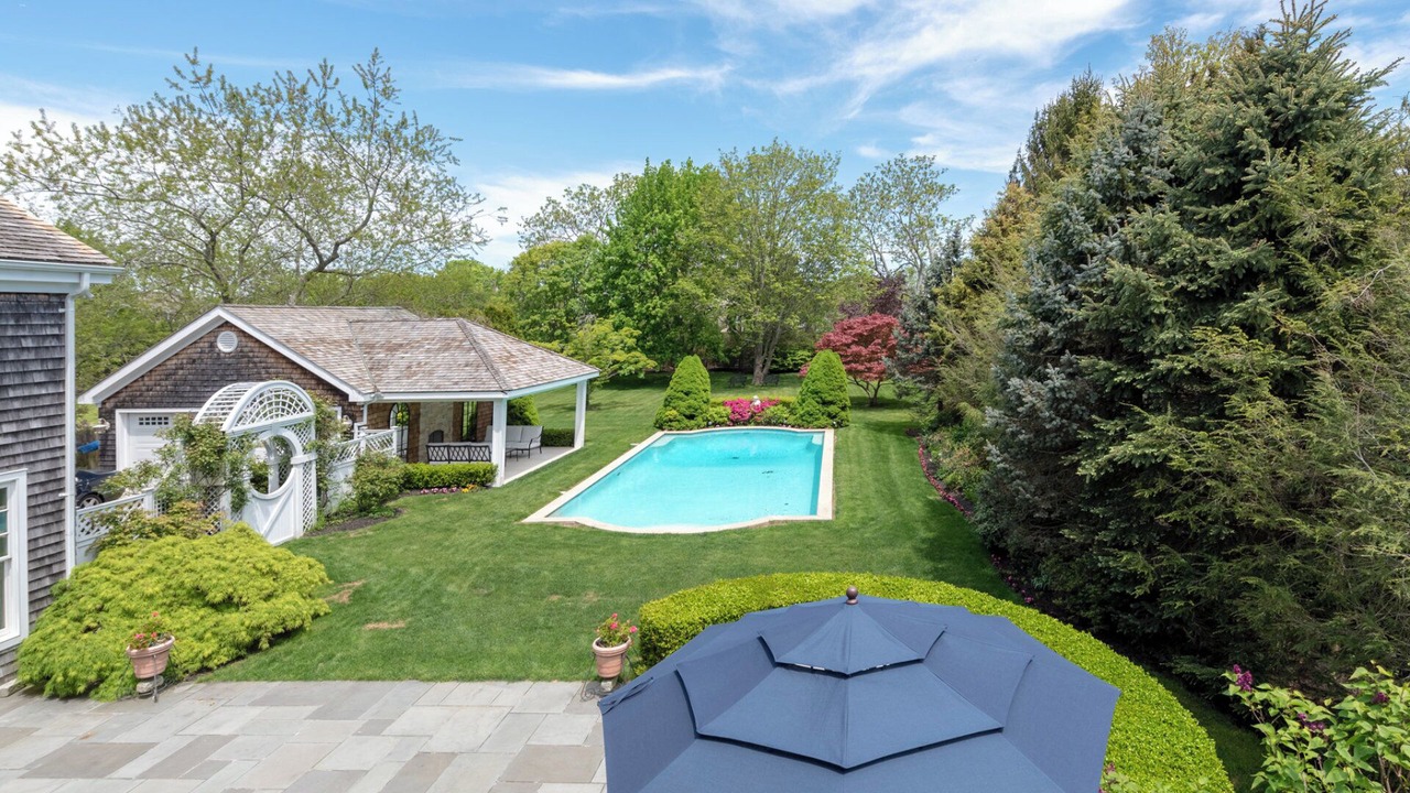 Photo of Outdoor in Village of Southampton
