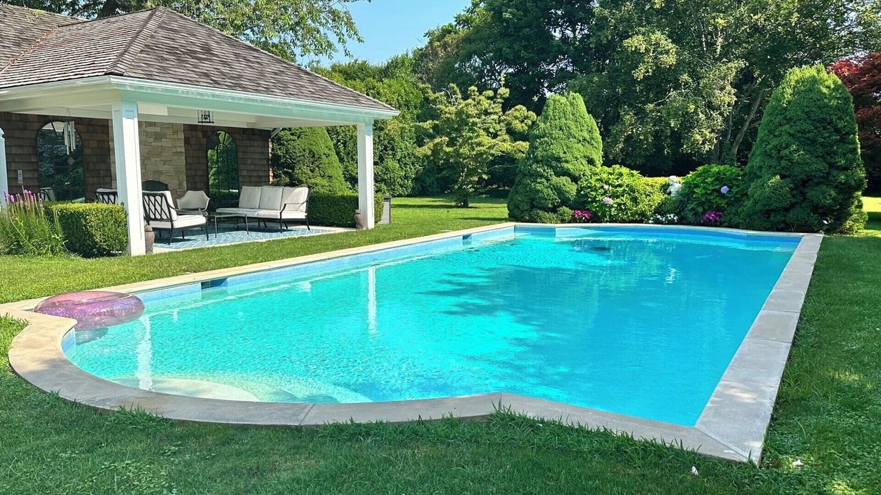 Photo of Outdoor in Village of Southampton