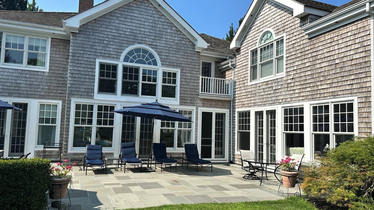 Photo of Outdoor in Village of Southampton