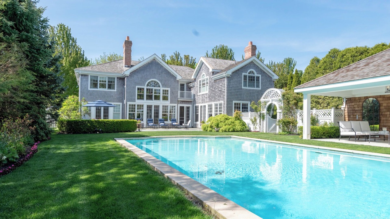 Photo of Outdoor in Village of Southampton