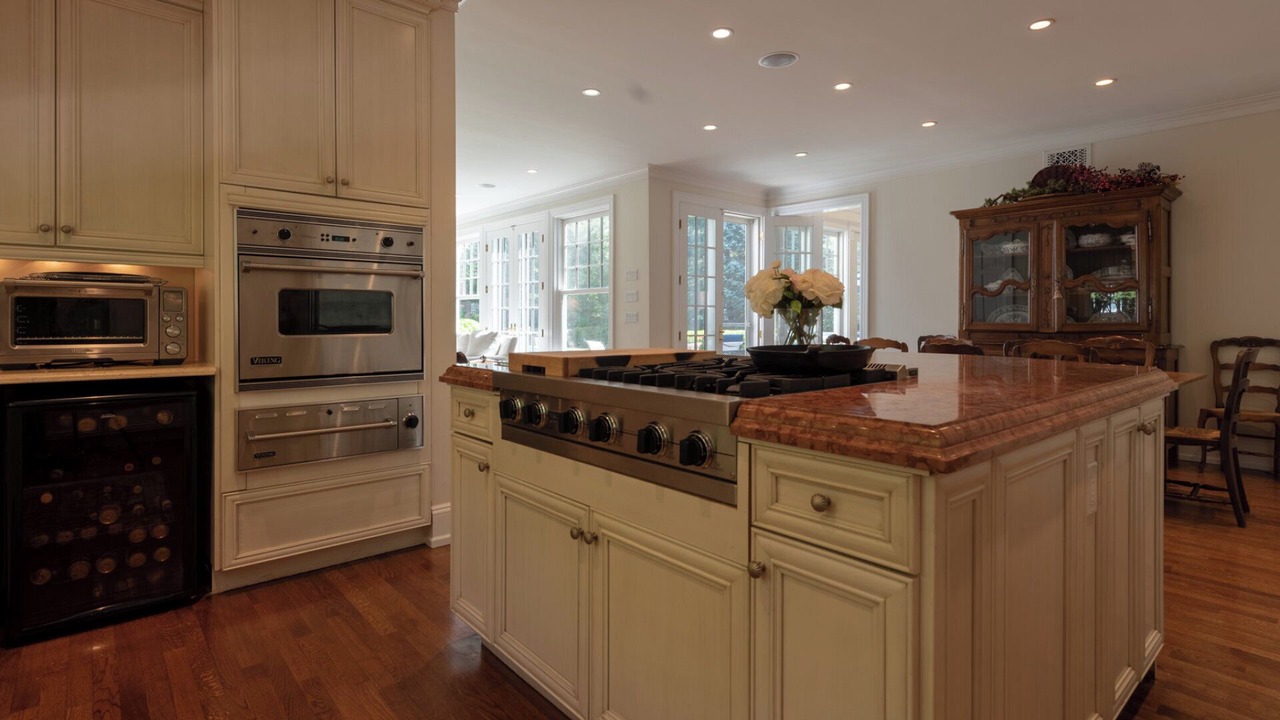 Photo of Kitchen in Village of Southampton