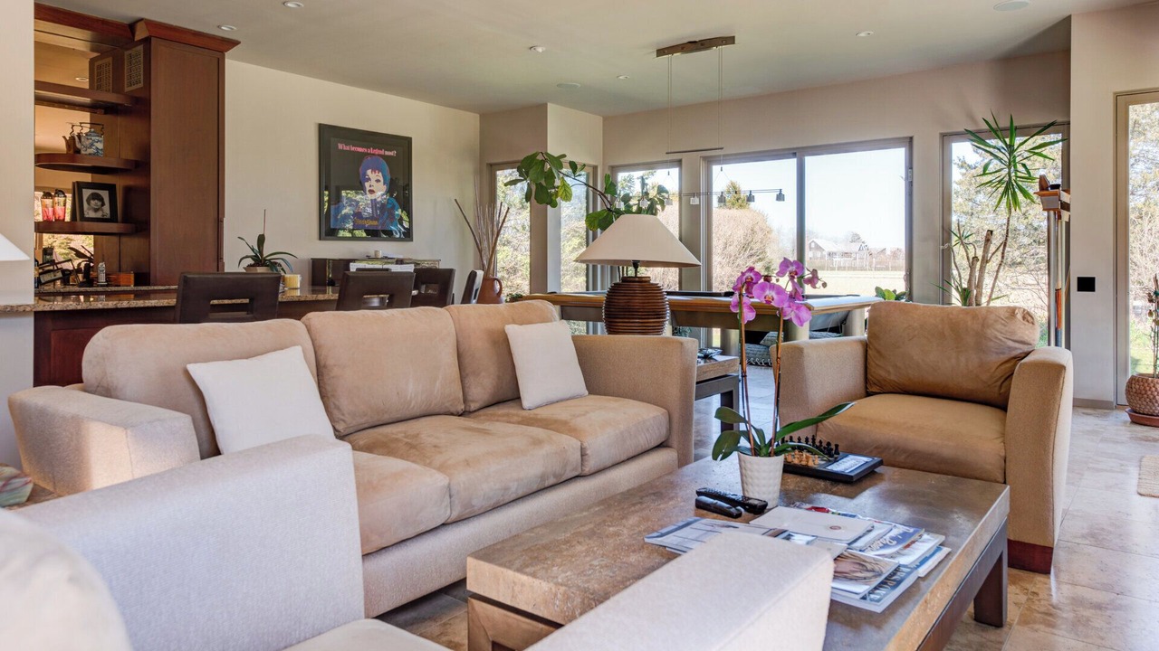 Photo of Livingroom in Sagaponack