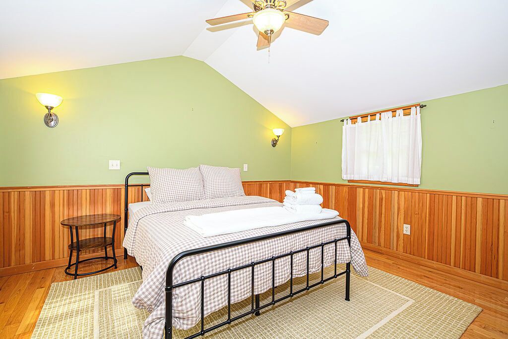 Photo of Bedroom in Blodgett Landing
