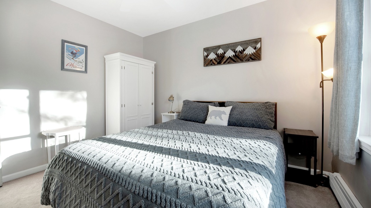 Photo of Bedroom in Williamsville