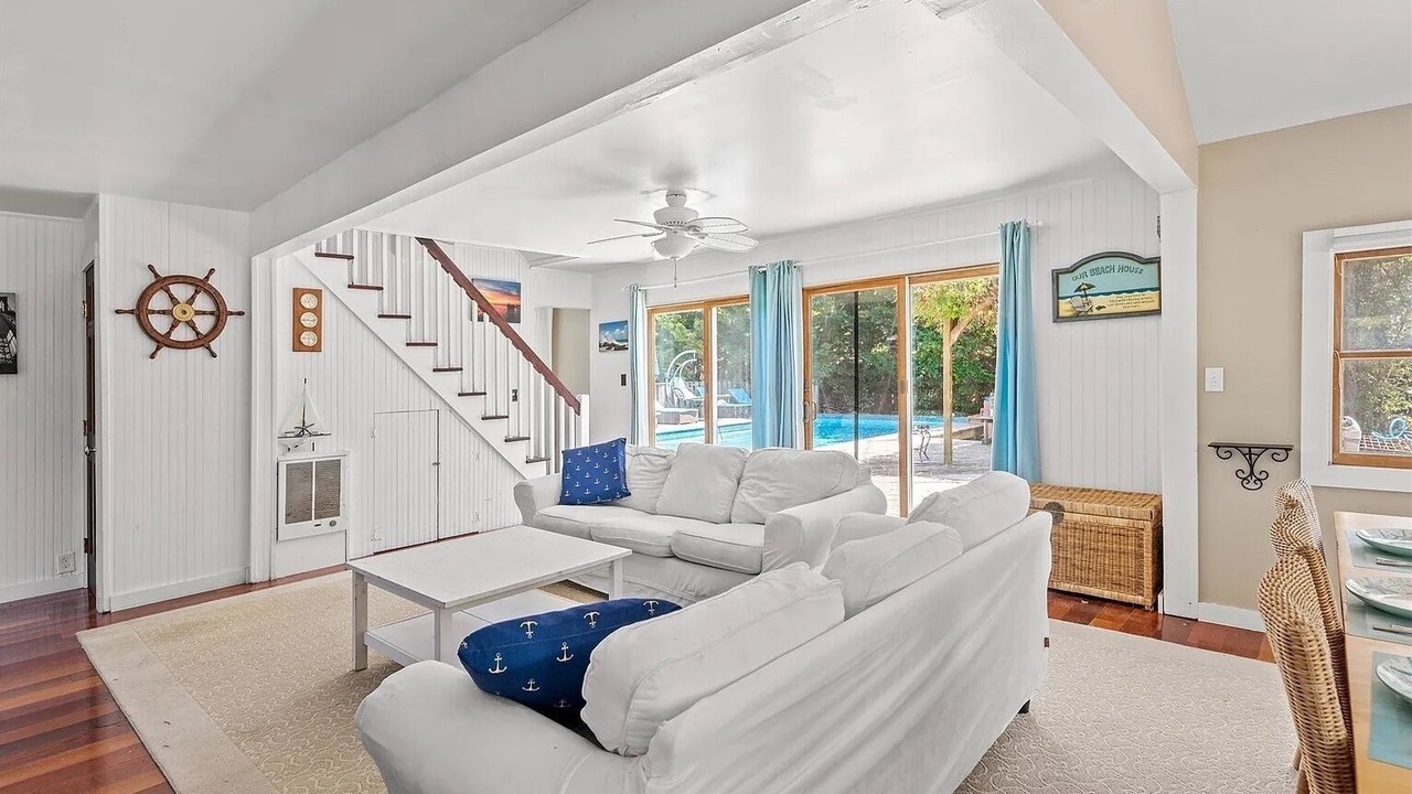 Photo of Livingroom in Ocean Bay Park
