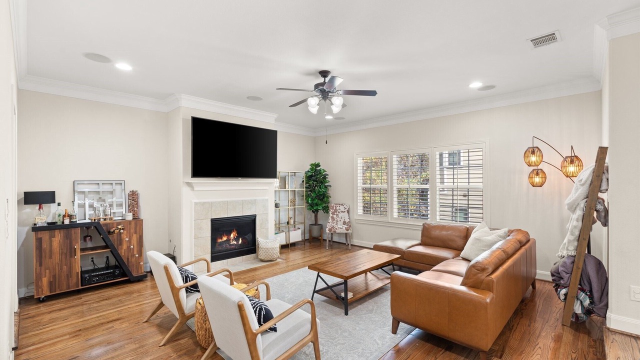 Photo of Livingroom in Shady Acres