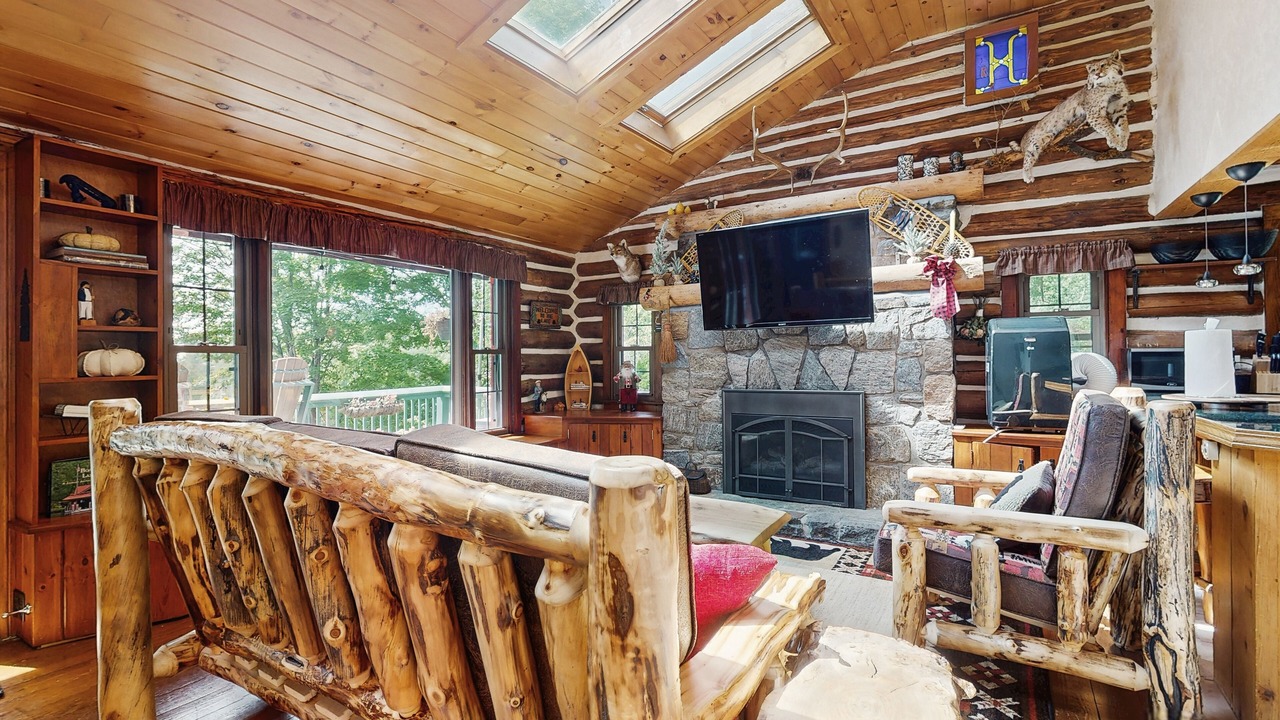 Photo of Livingroom in Bolton Landing