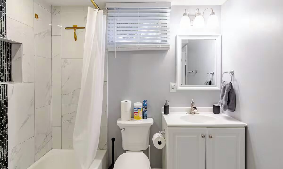 Photo of Bathroom in Fairland