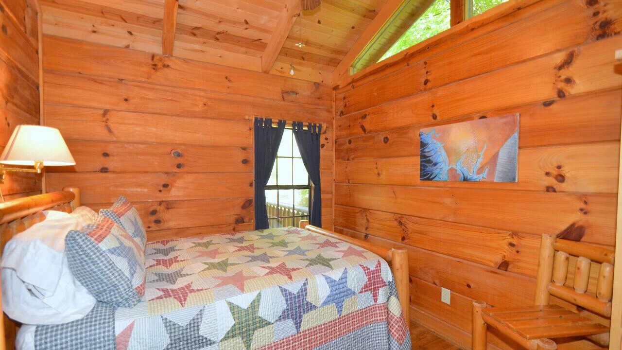 Photo of Bedroom in Berkeley Springs