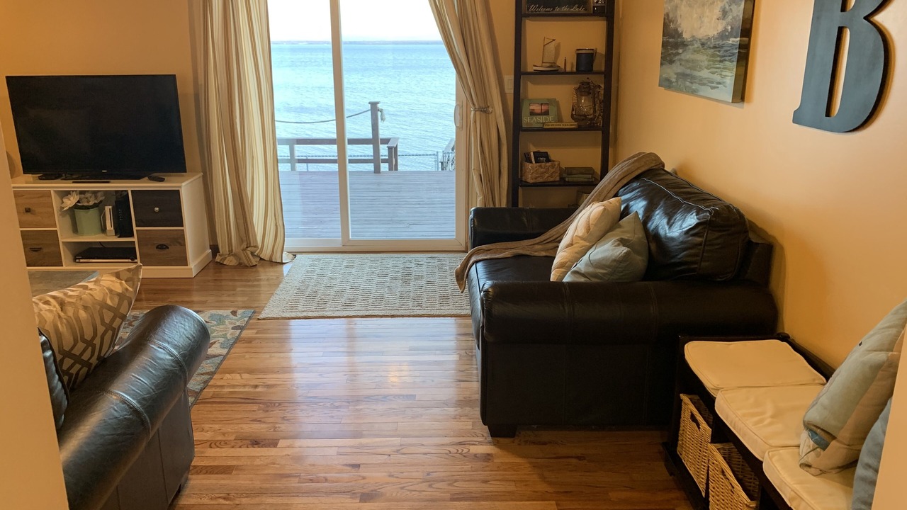 Photo of Livingroom in North Bay