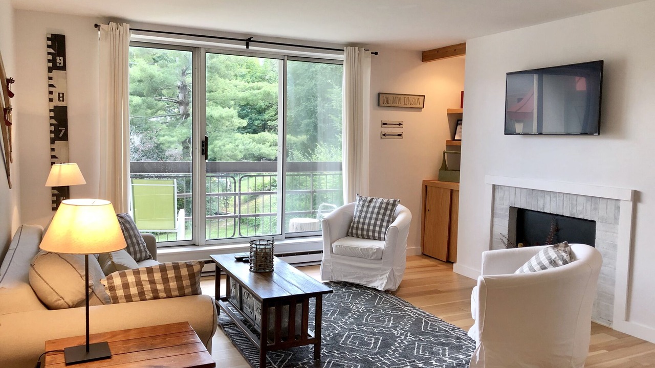 Photo of Livingroom in Warren