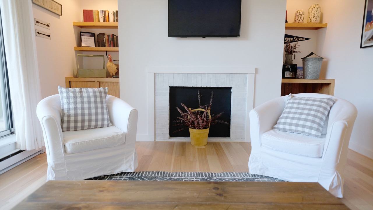 Photo of Livingroom in Warren