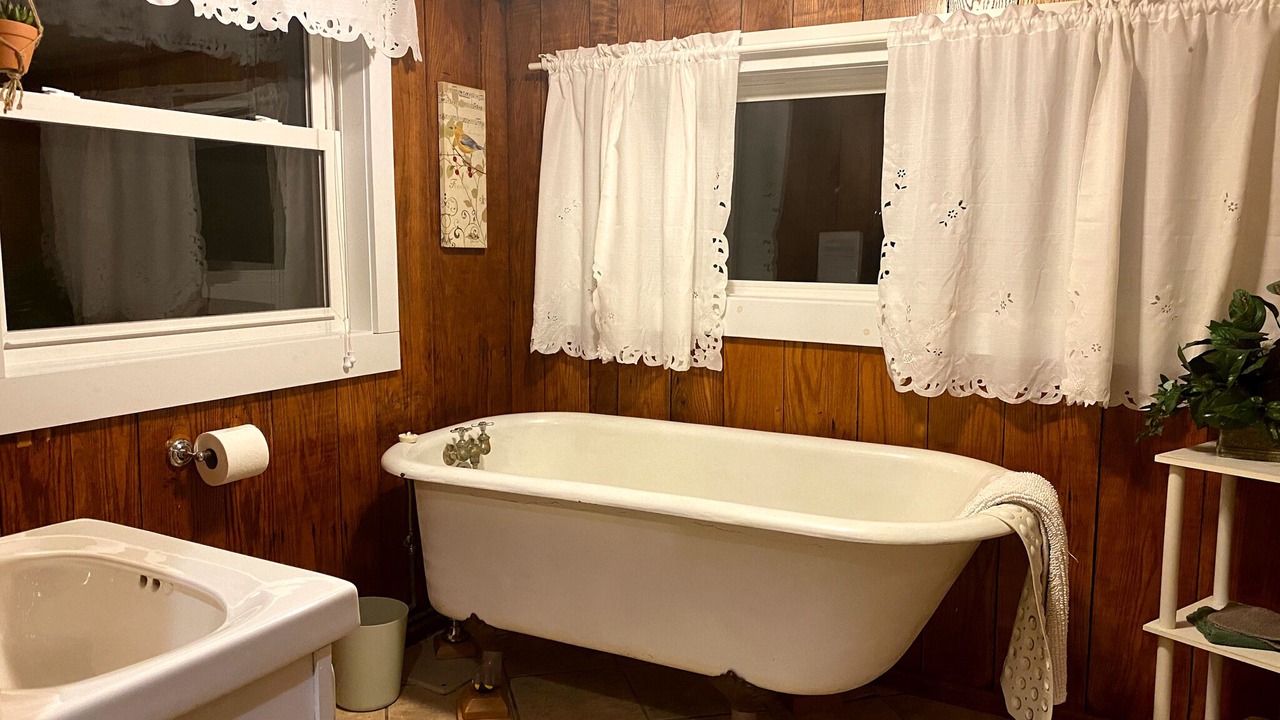 Photo of Bathroom in Moatsville