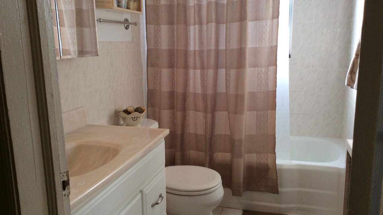 Photo of Bathroom in Holliswood