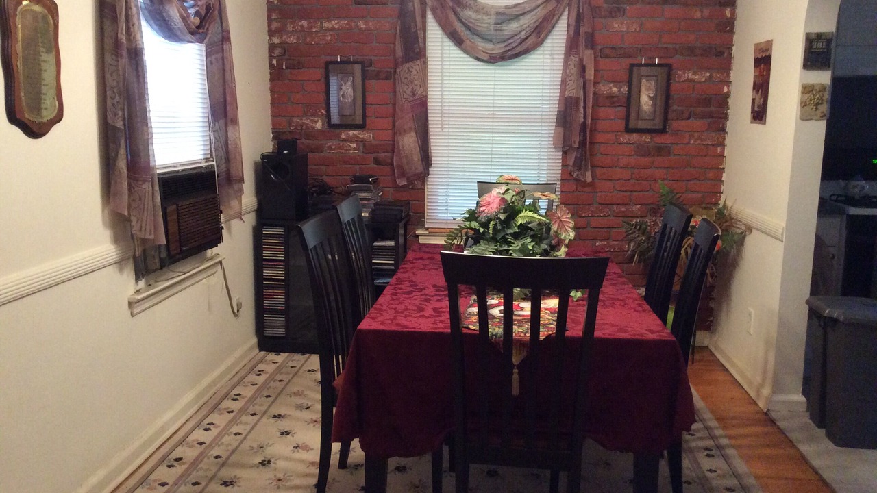 Photo of Bedroom in Holliswood