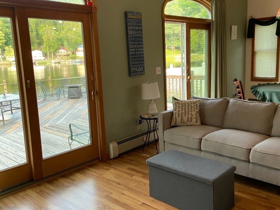 Photo of Livingroom in Hancock